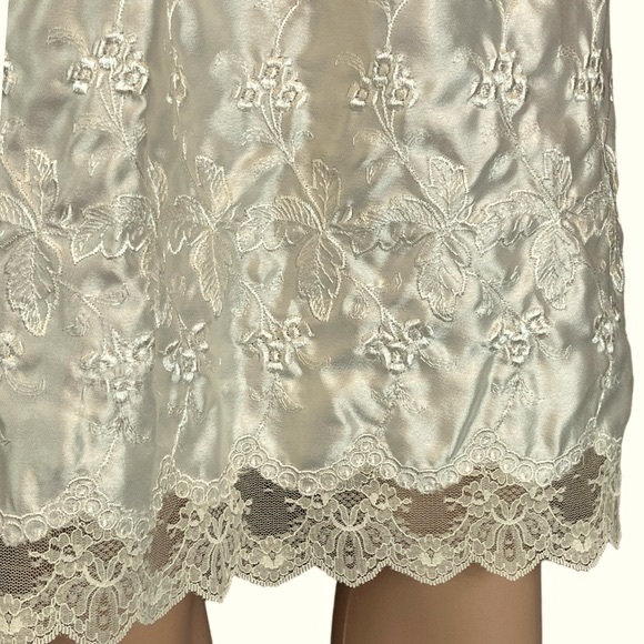 Victoria’s Secret Jewels by SLT Vintage Half Slip, Cream |L - Picture 4 of 17